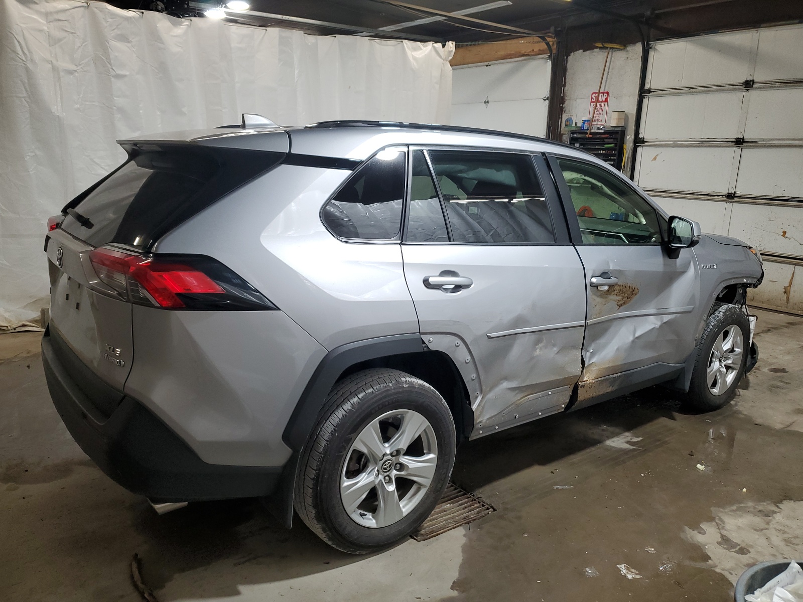 JTMRWRFV1MD119154 2021 Toyota Rav4 Xle