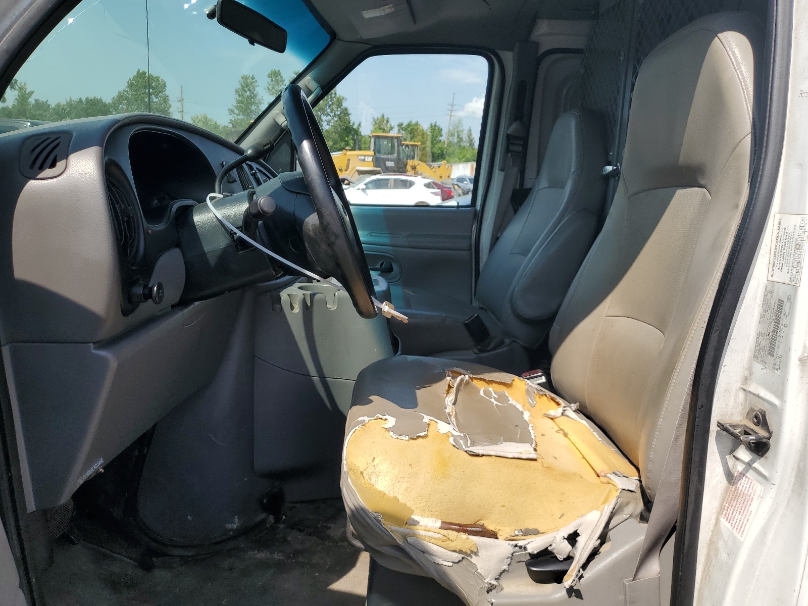 1FTNE24L11HB60821 2001 Ford Econoline E250 Van