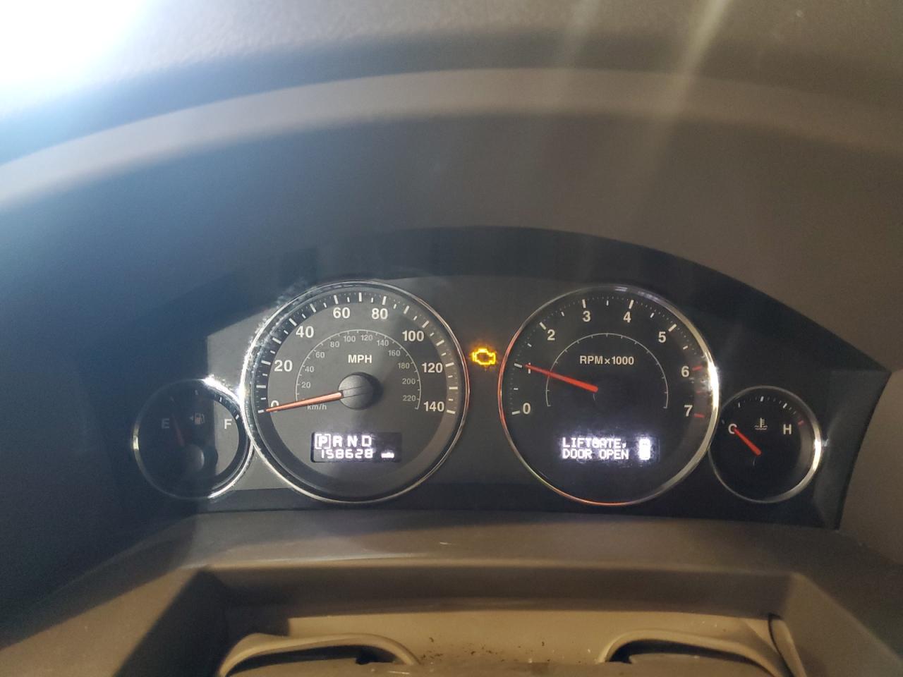 2008 Jeep Commander Sport VIN: 1J8HG48K98C111337 Lot: 62497934