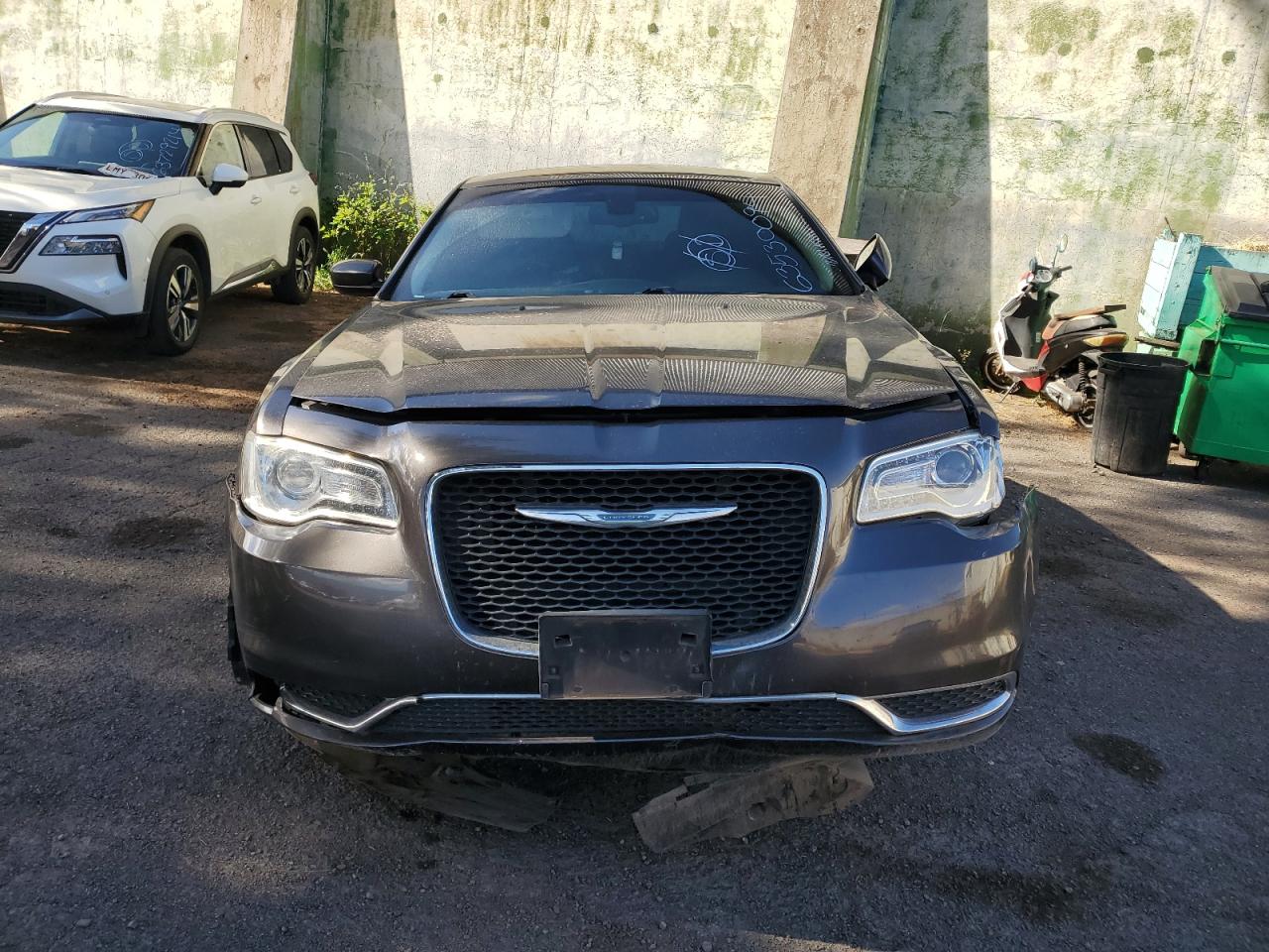 2015 Chrysler 300 Limited VIN: 2C3CCAAG2FH930755 Lot: 63530094