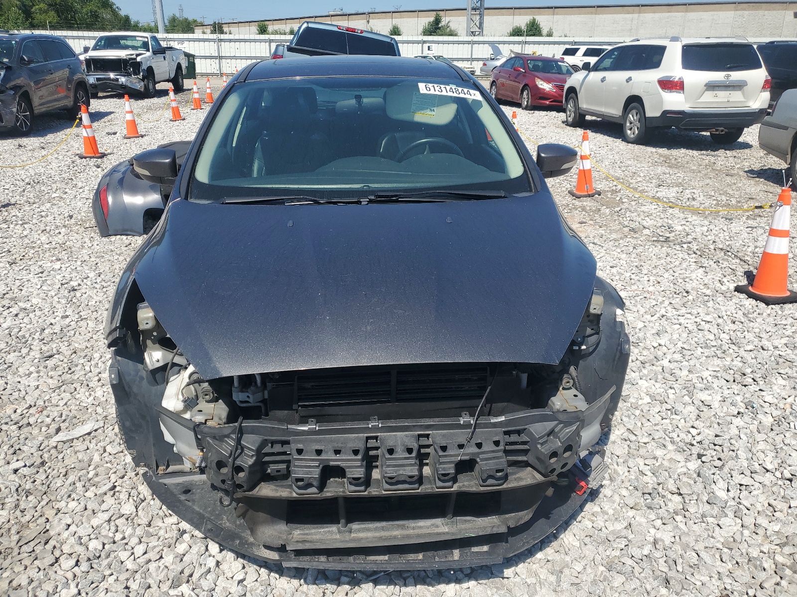 1FADP3N21JL226028 2018 Ford Focus Titanium