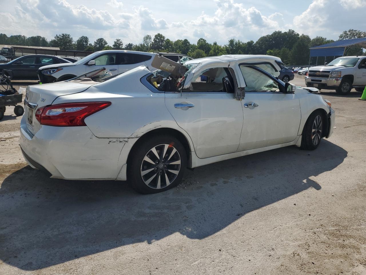 2017 Nissan Altima - Image 3