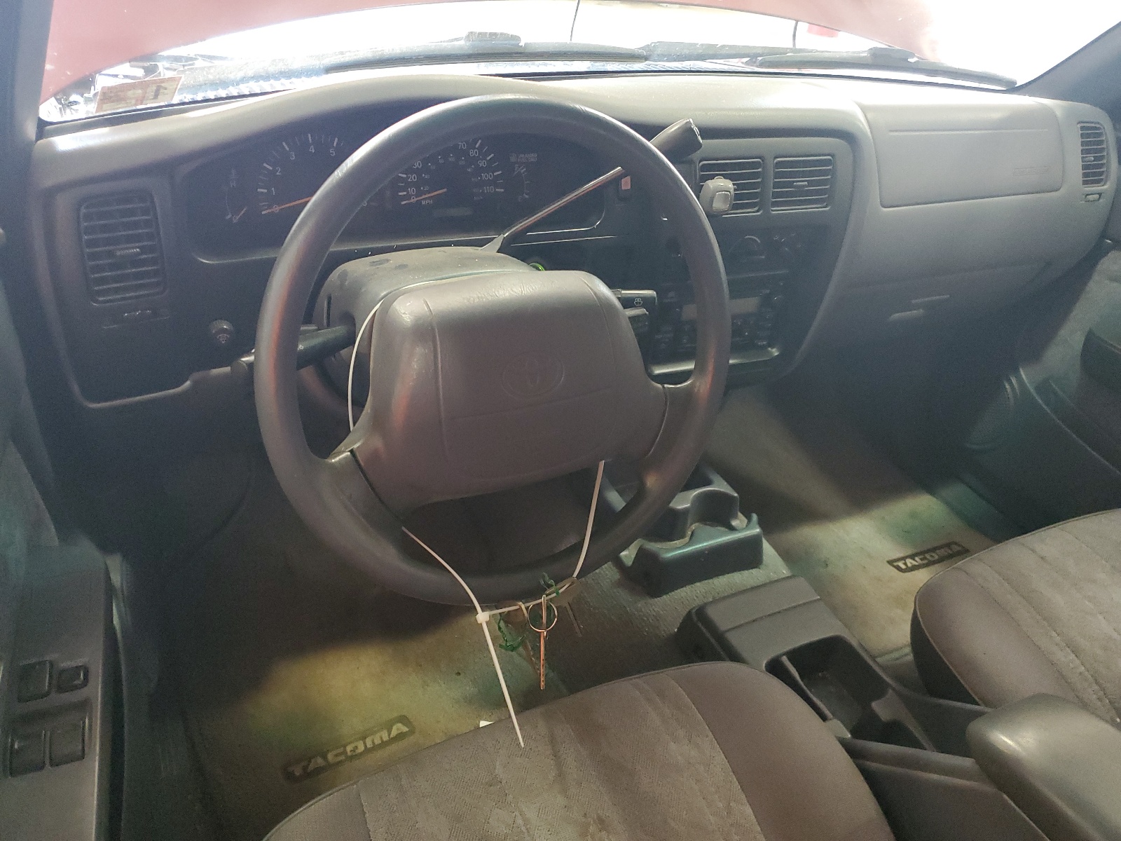 4TAVL52N1YZ579344 2000 Toyota Tacoma Xtracab