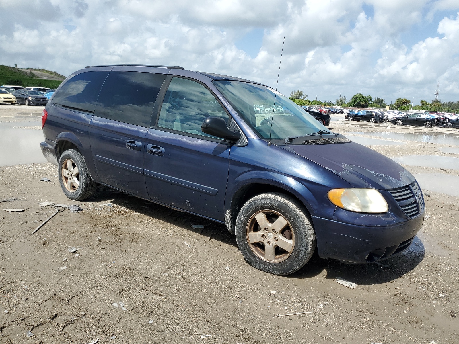 2D4GP44L25R461884 2005 Dodge Grand Caravan Sxt