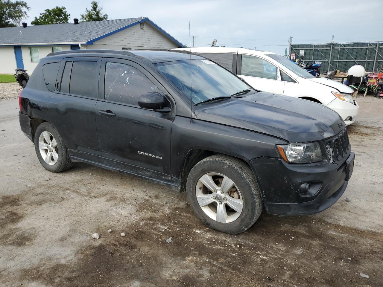 2017 Jeep Compass Latitude VIN: 1C4NJDEB6HD121589 Lot: 61750114