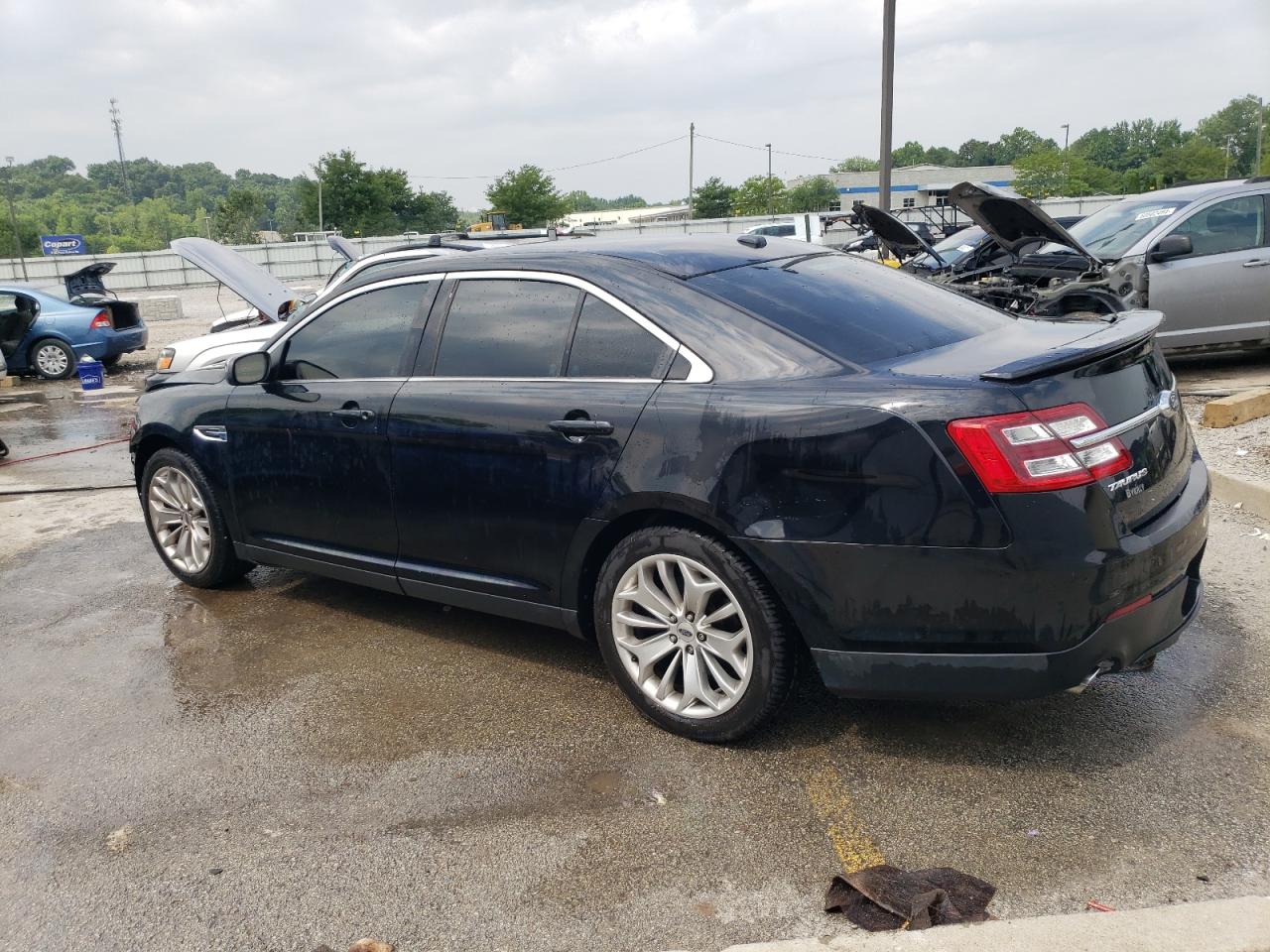 2017 Ford Taurus - Image 2