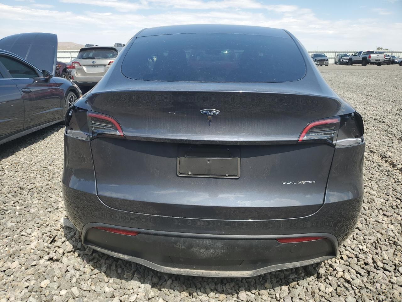 7SAYGDEE0PF898110 2023 Tesla Model Y