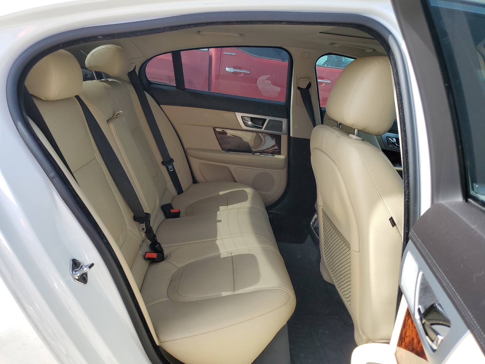 SAJWA0FS2FPU87395 2015 Jaguar Xf 2.0T Premium