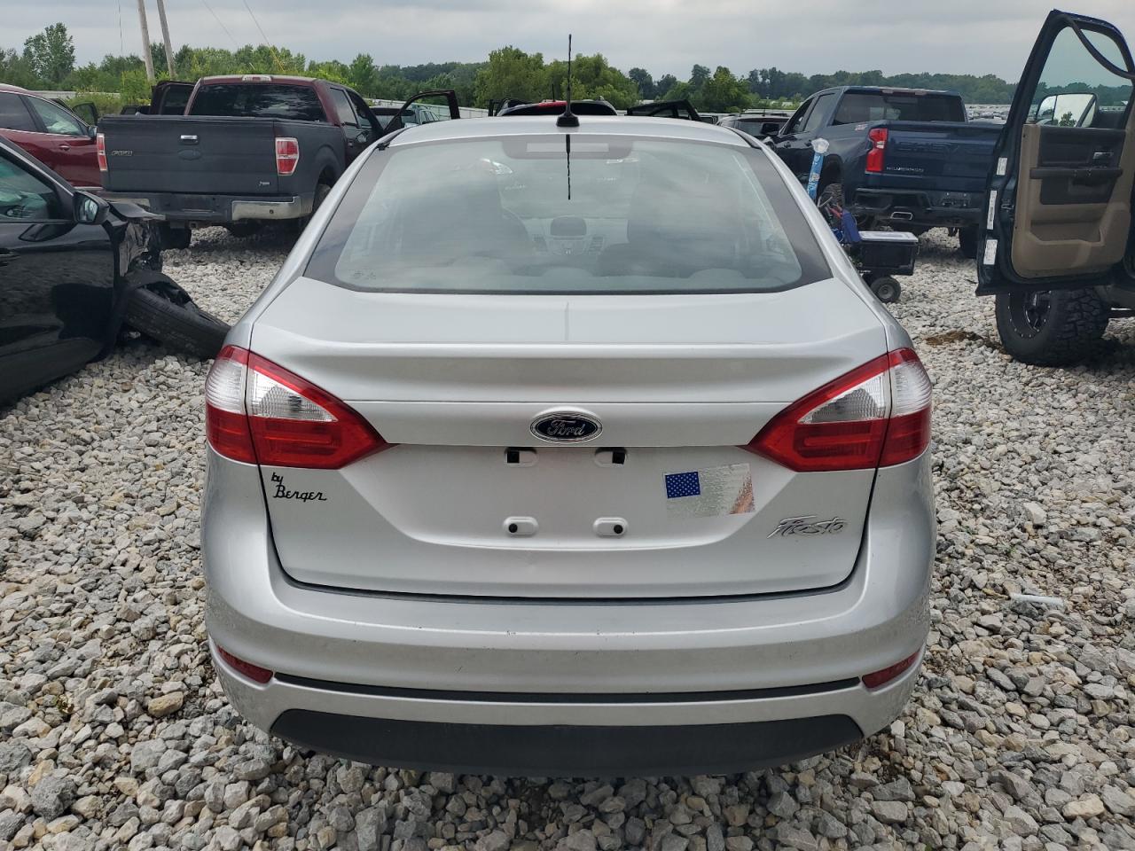 2015 Ford Fiesta S VIN: 3FADP4AJXFM213321 Lot: 62593054