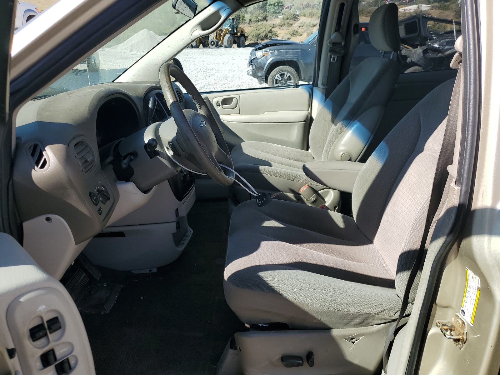 2C4GP54LX5R391165 2005 Chrysler Town & Country Touring