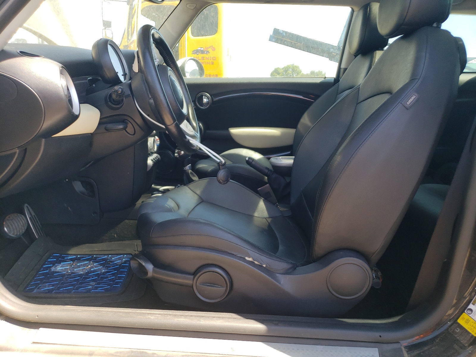 WMWMF7C56ATZ71212 2010 Mini Cooper S