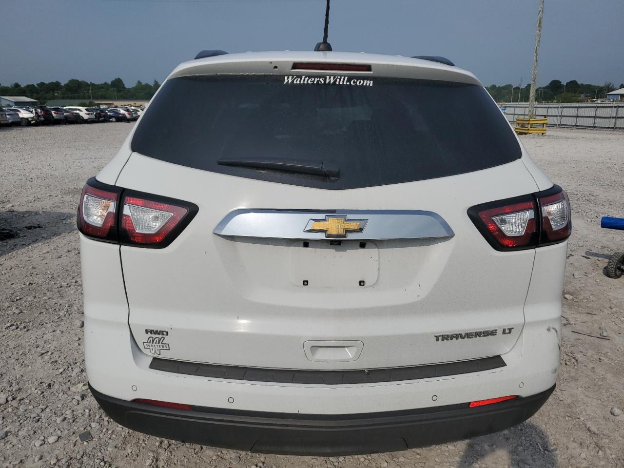 1GNKVHKD2GJ137364 2016 Chevrolet Traverse Lt