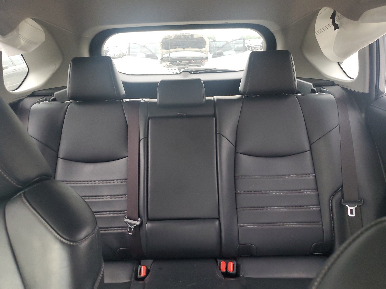 JTMC1RFV7KD010246 2019 Toyota Rav4 Xle Premium