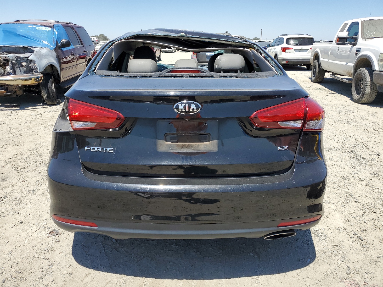 3KPFL4A8XHE005965 2017 Kia Forte Ex