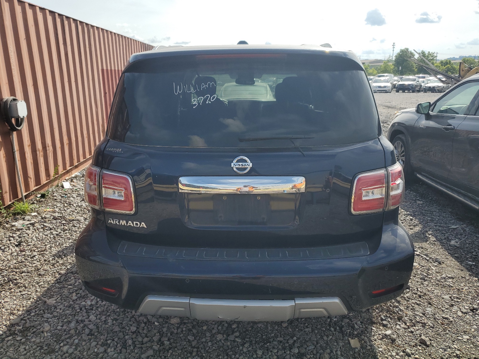 JN8AY2ND6J9054733 2018 Nissan Armada Sv