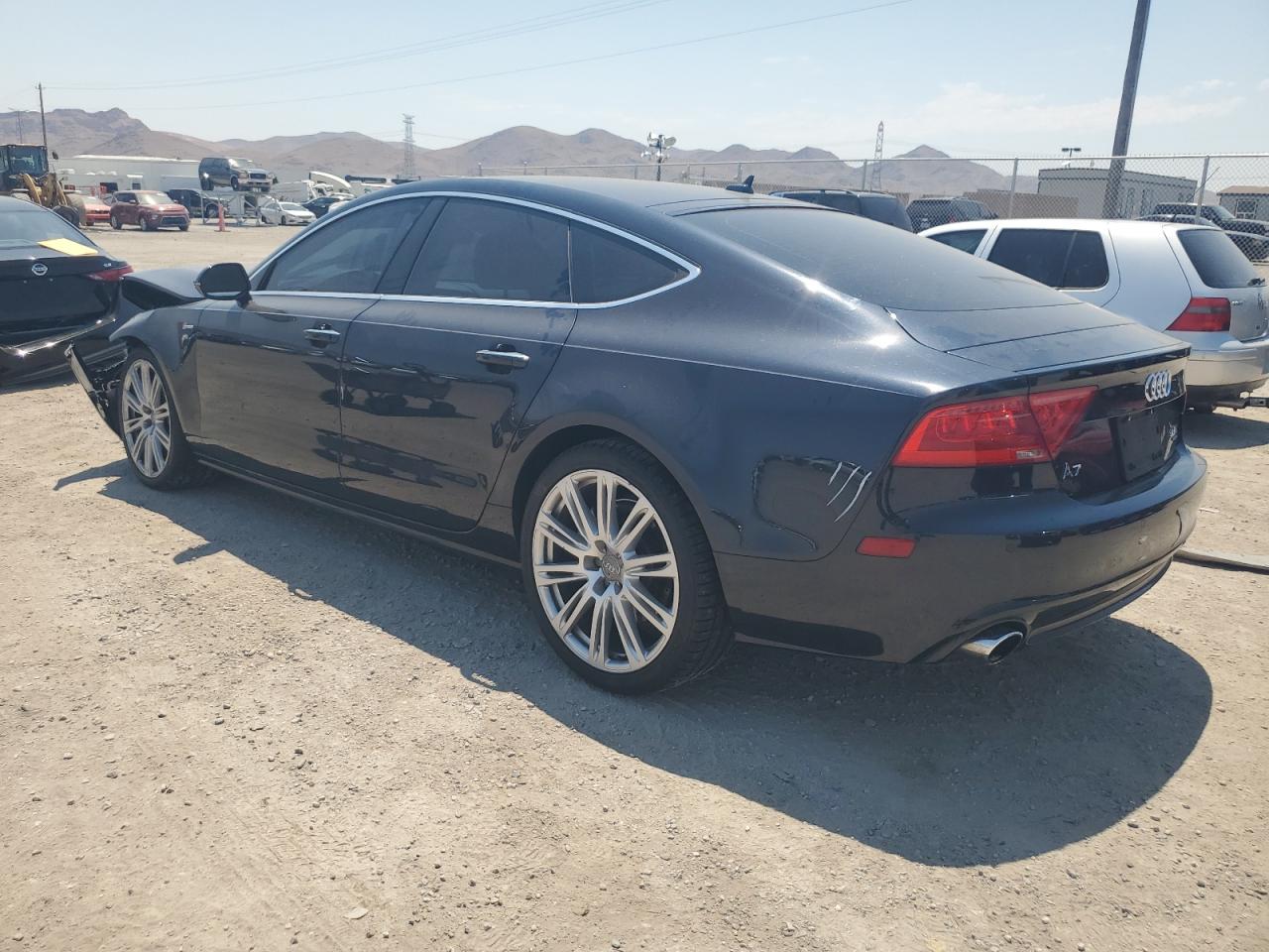 VIN WAUWGAFC3FN006526 2015 AUDI A7 no.2