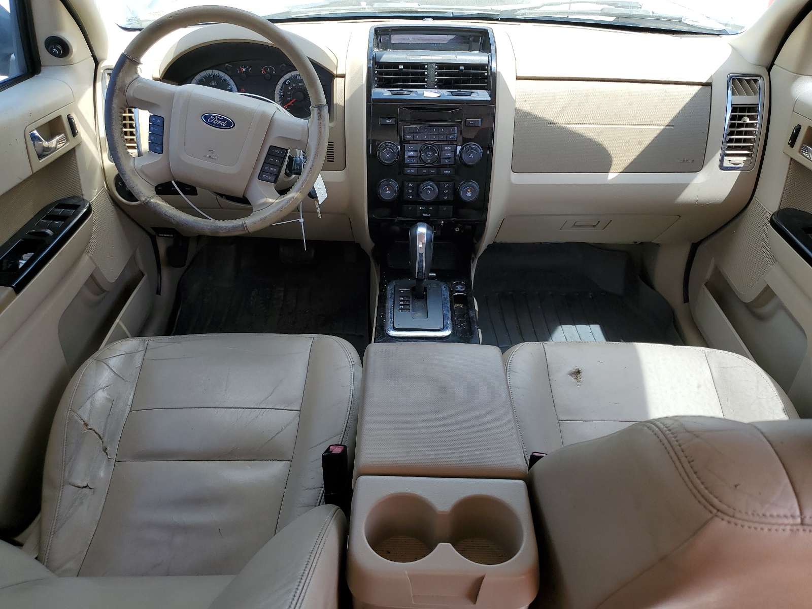 1FMCU0E70AKA62085 2010 Ford Escape Limited