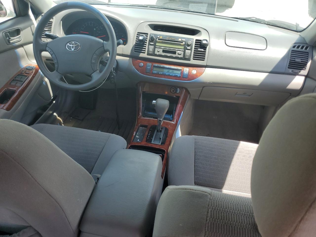 2005 Toyota Camry Le VIN: 4T1BE30KX5U432281 Lot: 64384804