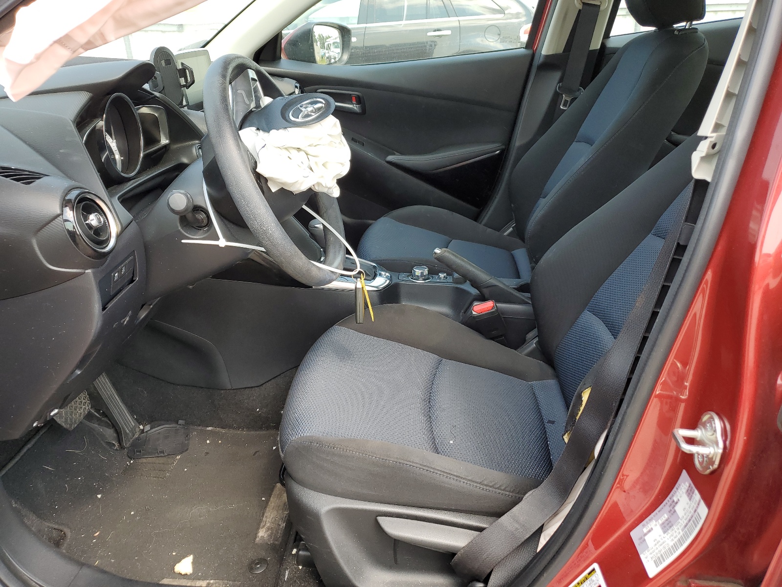 3MYDLBYV5HY169728 2017 Toyota Yaris Ia