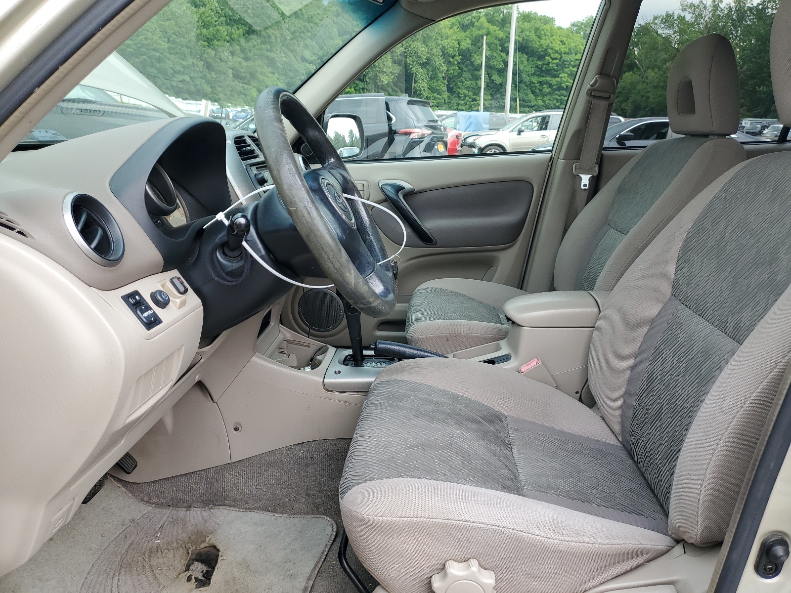 JTEHH20VX26037703 2002 Toyota Rav4