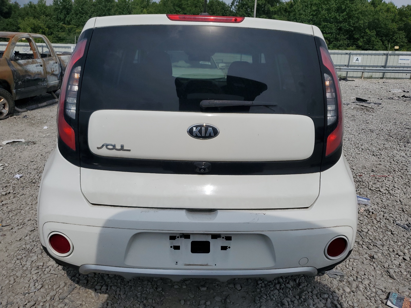 KNDJP3A50J7568611 2018 Kia Soul +