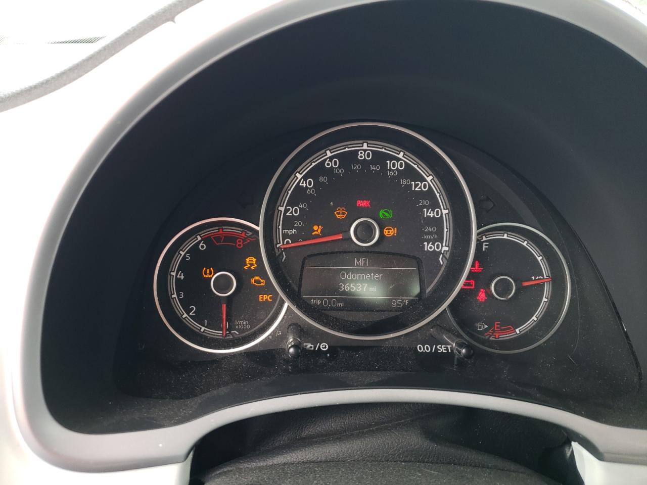2018 Volkswagen Beetle - Image 9