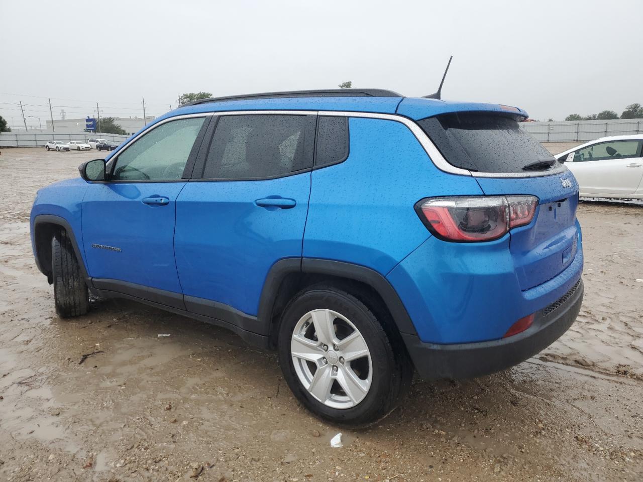 3C4NJCBB7NT119404 2022 JEEP COMPASS - Image 2