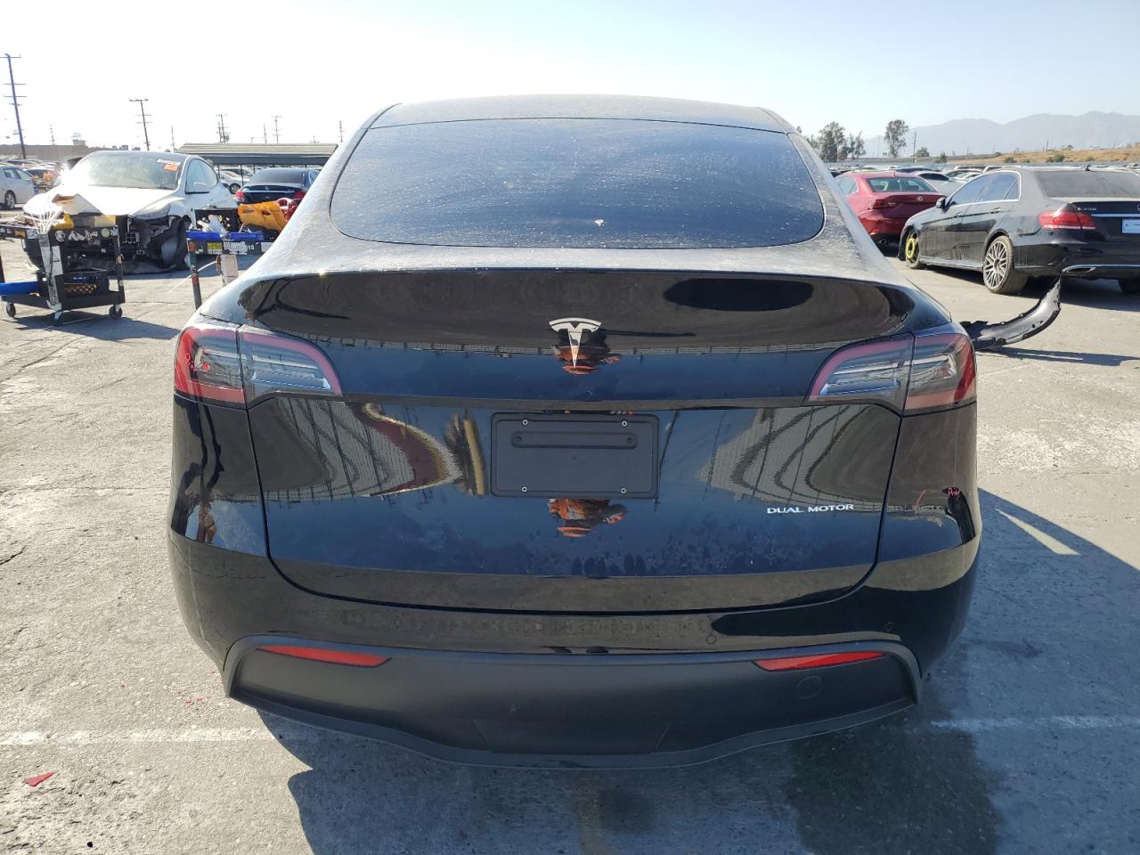 2022 Tesla Model Y VIN: 7SAYGDEE3NF352754 Lot: 63135024