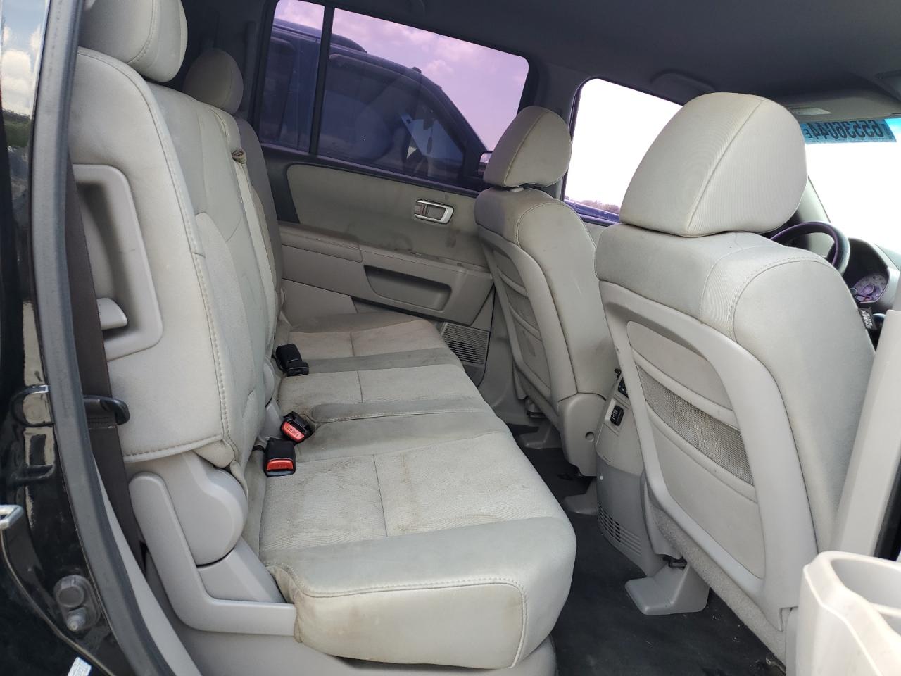 2011 Honda Pilot Lx VIN: 5FNYF3H2XBB043693 Lot: 65536044