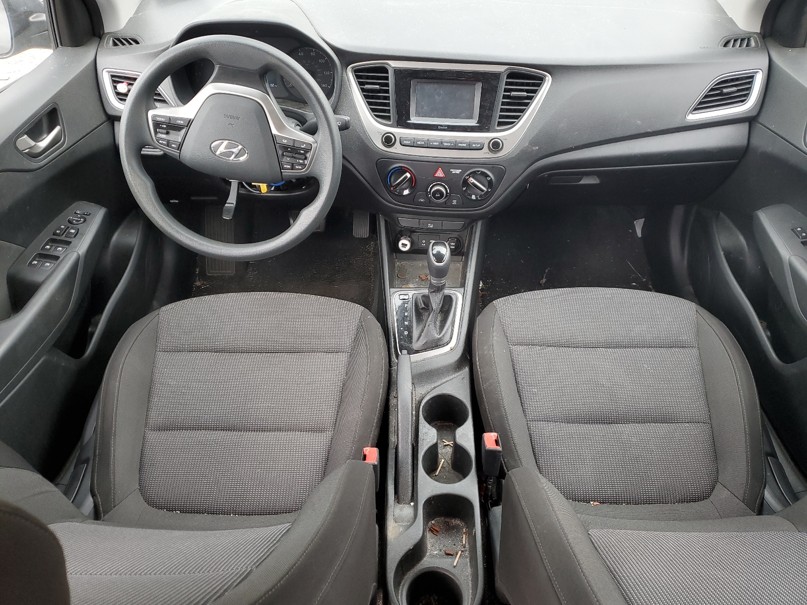 3KPC24A36KE046319 2019 Hyundai Accent Se