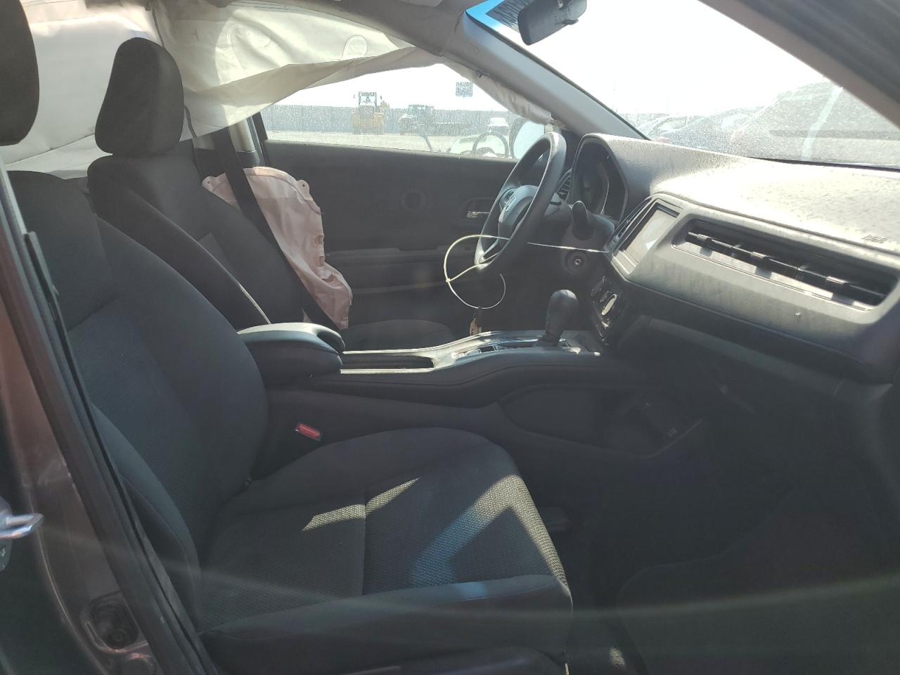 2022 Honda Hr-V Lx VIN: 3CZRU6H3XNM715900 Lot: 64481034