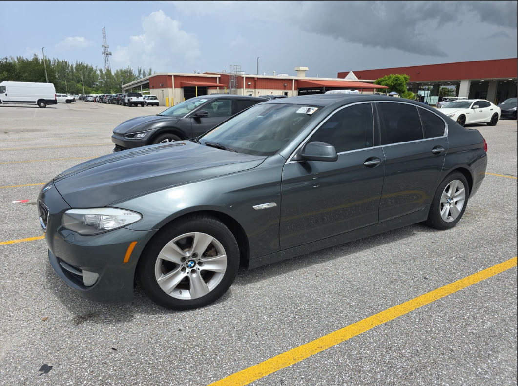 2013 BMW 528 I vin: WBAXG5C56DDY31643