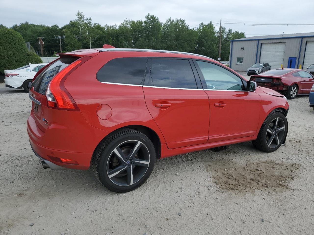 2015 Volvo Xc60 T6 R-Design Platinum VIN: YV4902RS0F2740441 Lot: 64378484