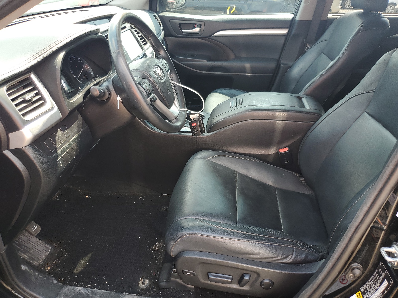 5TDJKRFH8ES059477 2014 Toyota Highlander Xle