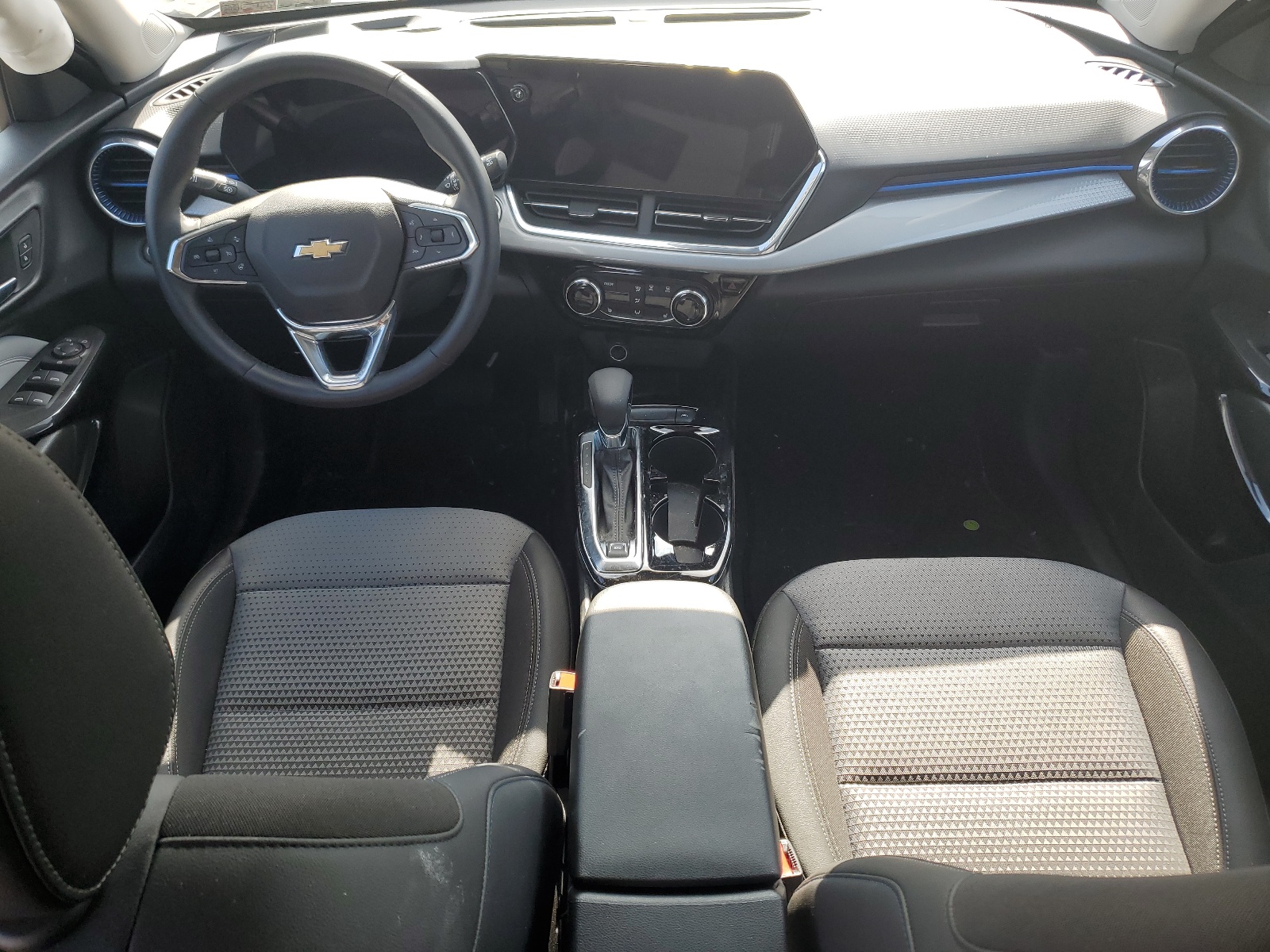 KL77LHE28RC093504 2024 Chevrolet Trax 1Lt