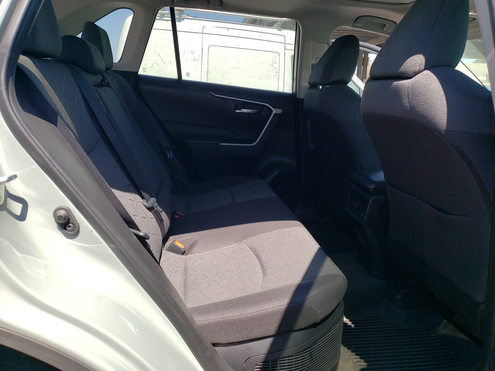 4T3R6RFV7LU005872 2020 Toyota Rav4 Xle