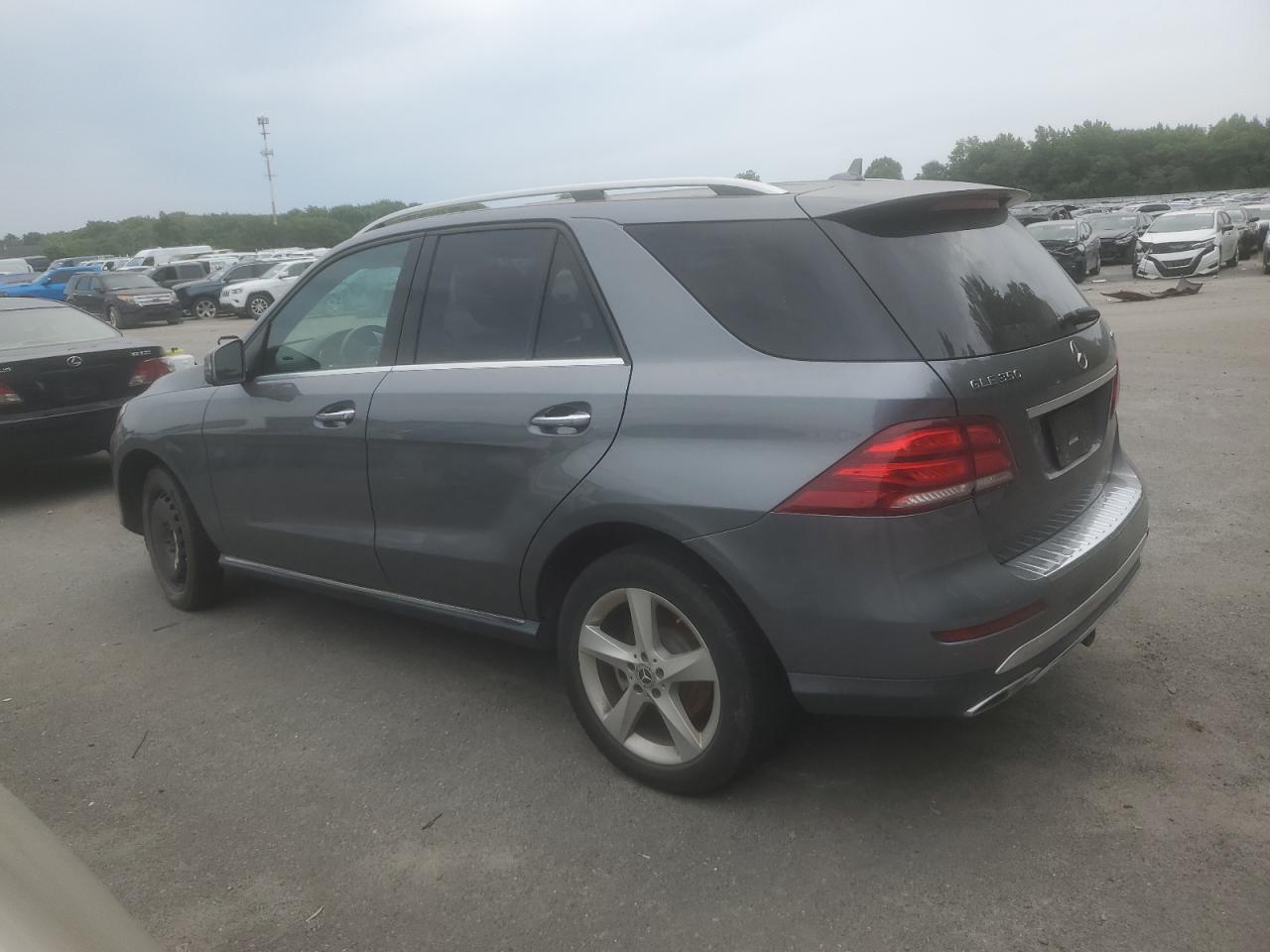 4JGDA5HB4JB132956 2018 MERCEDES-BENZ GLE - Image 2