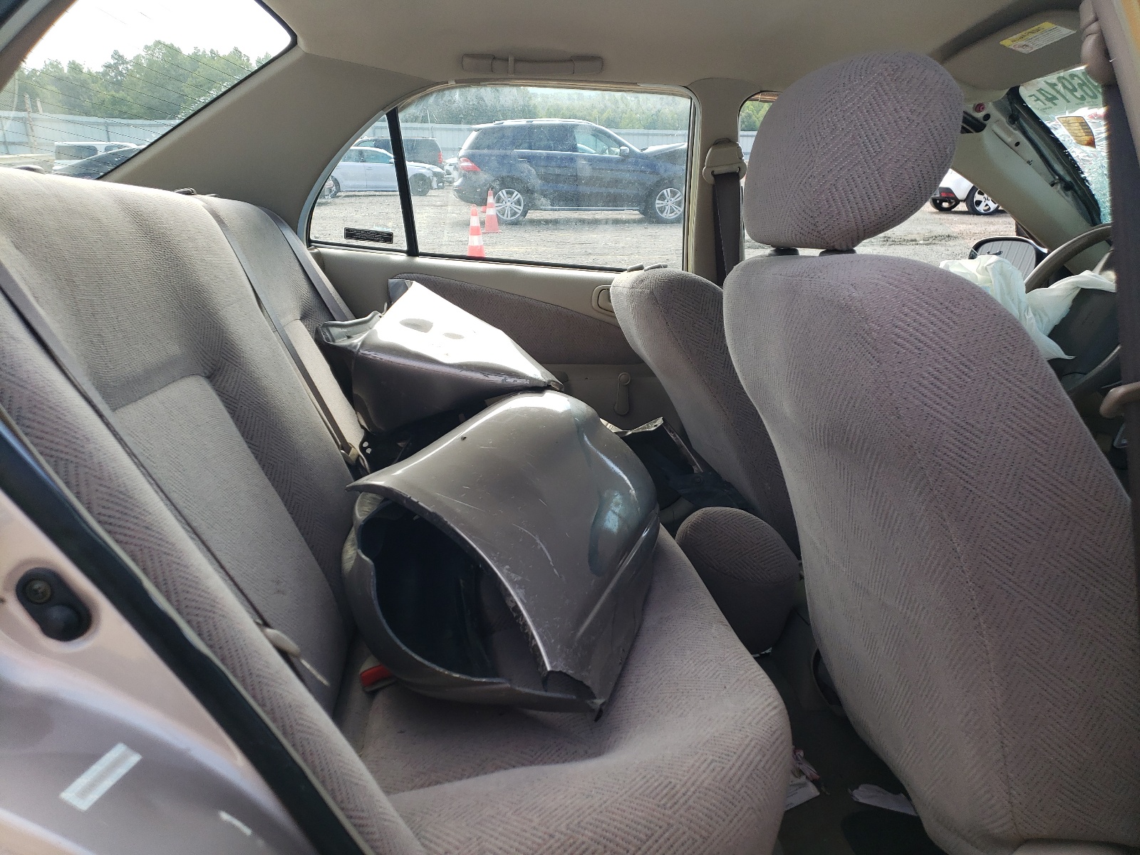 1Y1SK5281YZ405516 2000 Chevrolet Geo Prizm Base