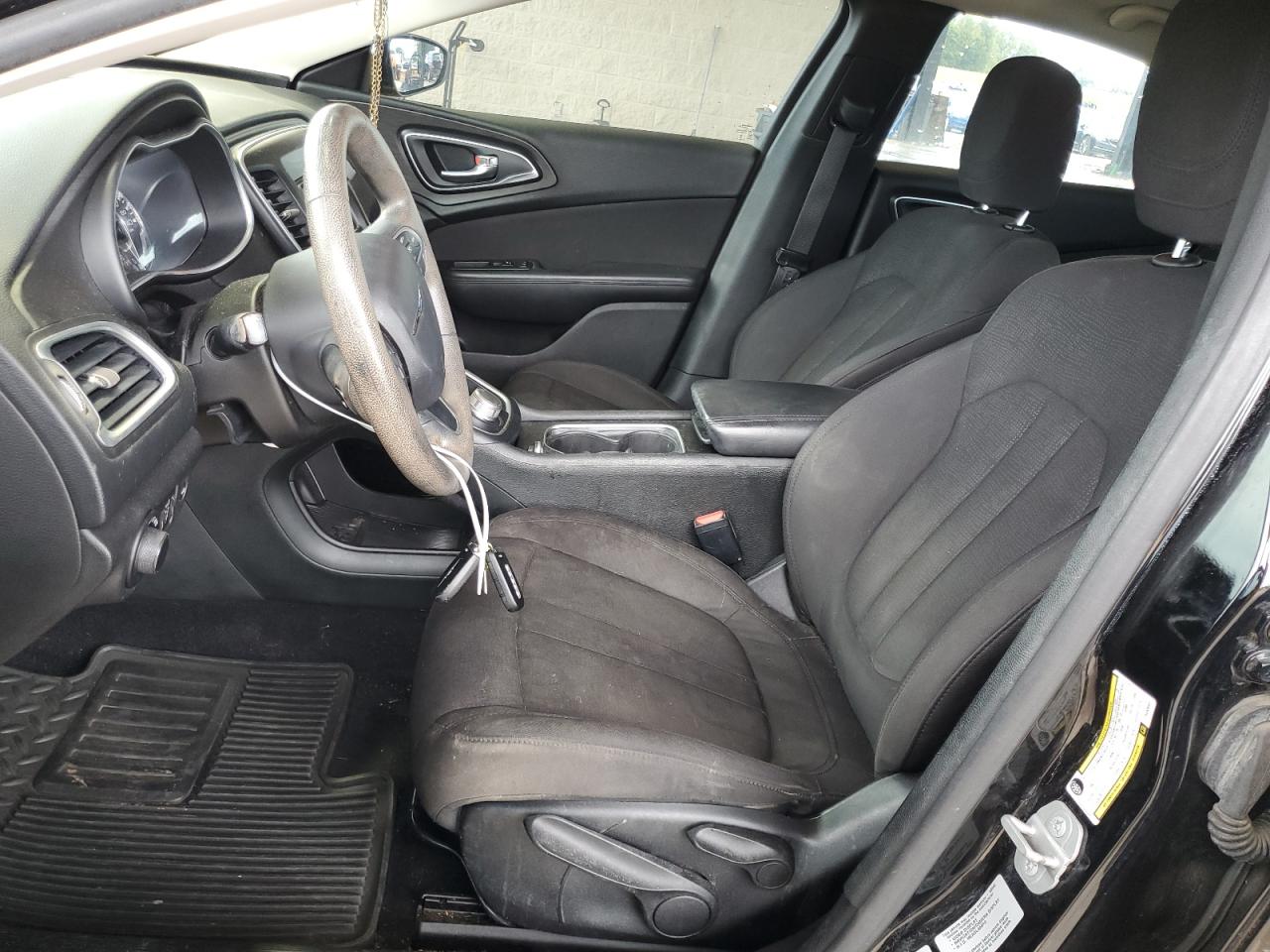 2015 Chrysler 200 Limited VIN: 1C3CCCAB3FN563663 Lot: 64443304