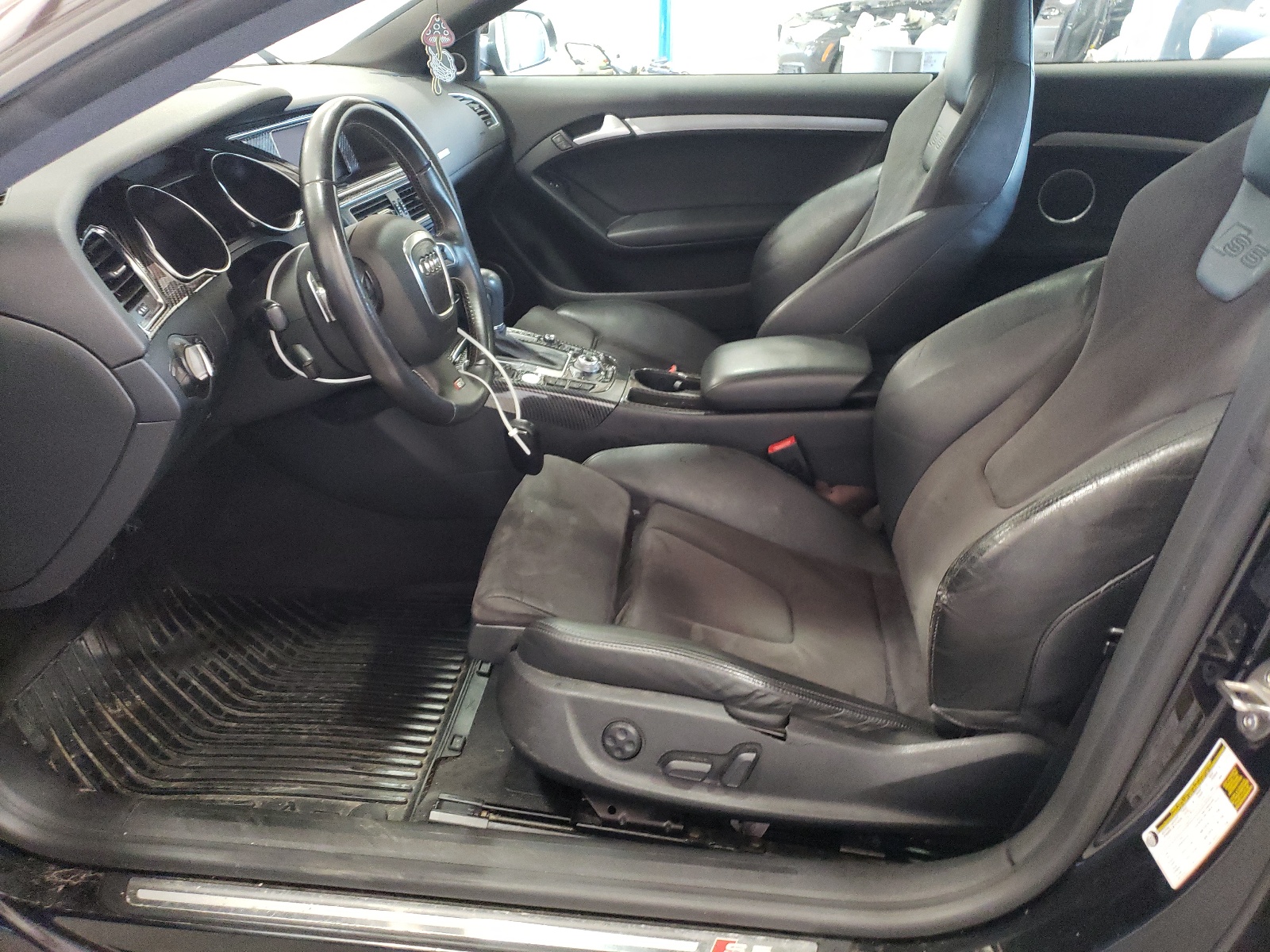 WAUVVAFR6BA057039 2011 Audi S5 Prestige