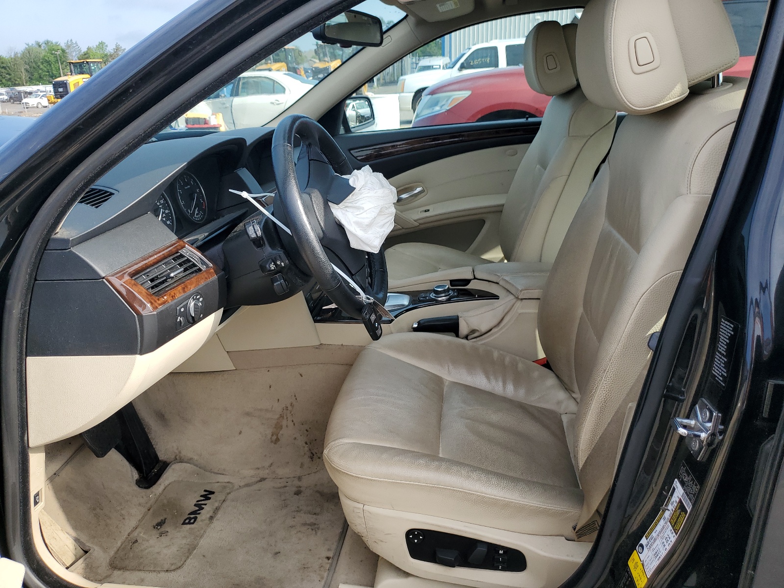 WBANV1C53AC157216 2010 BMW 528 Xi