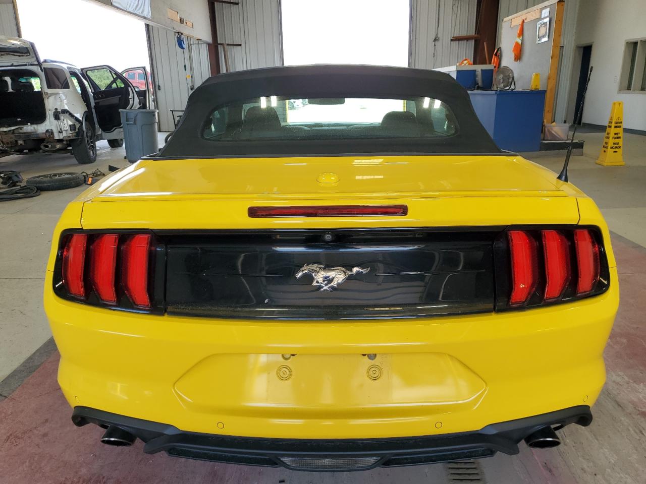2018 Ford Mustang VIN: 1FATP8UH6J5117924 Lot: 61067124