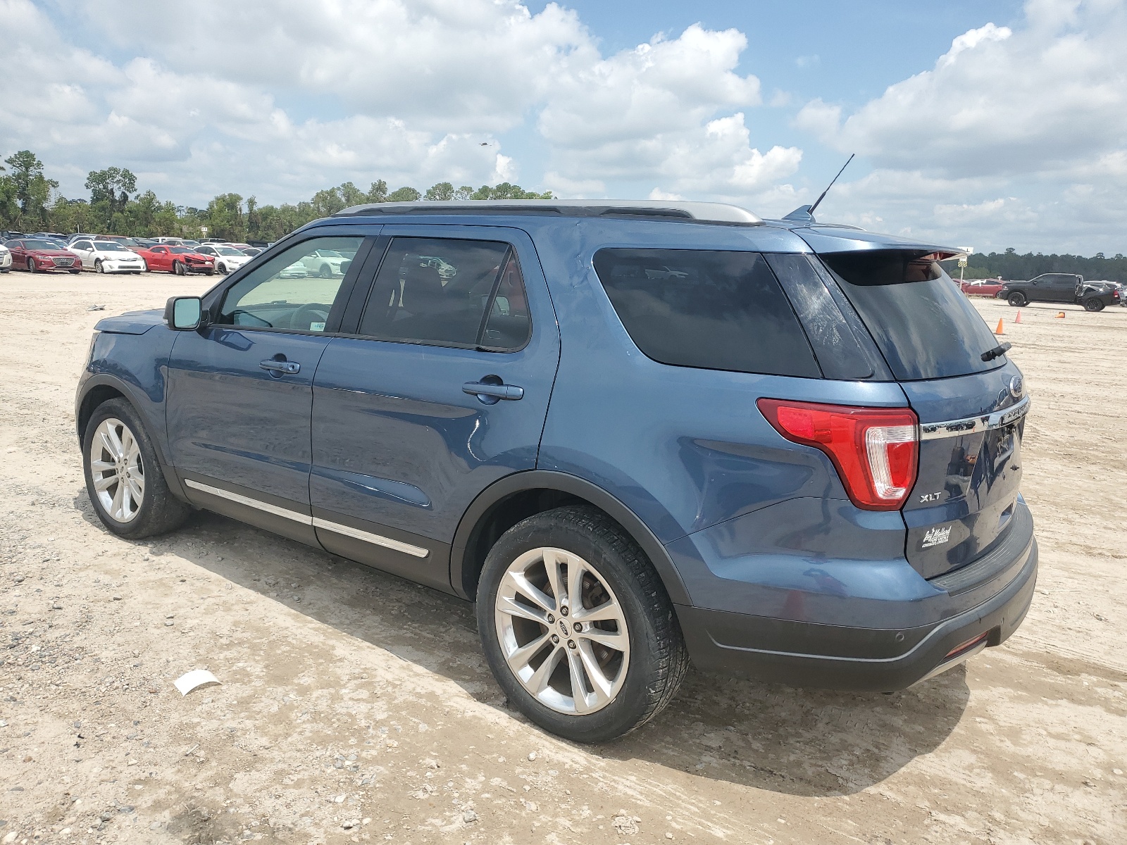 1FM5K7D88KGA03985 2019 Ford Explorer Xlt