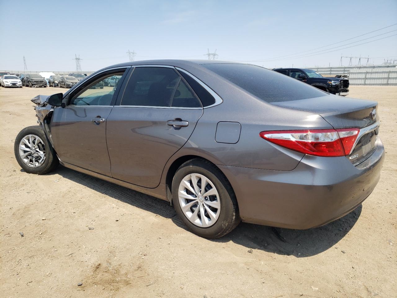 4T1BF1FK0HU792995 2017 TOYOTA CAMRY - Image 2