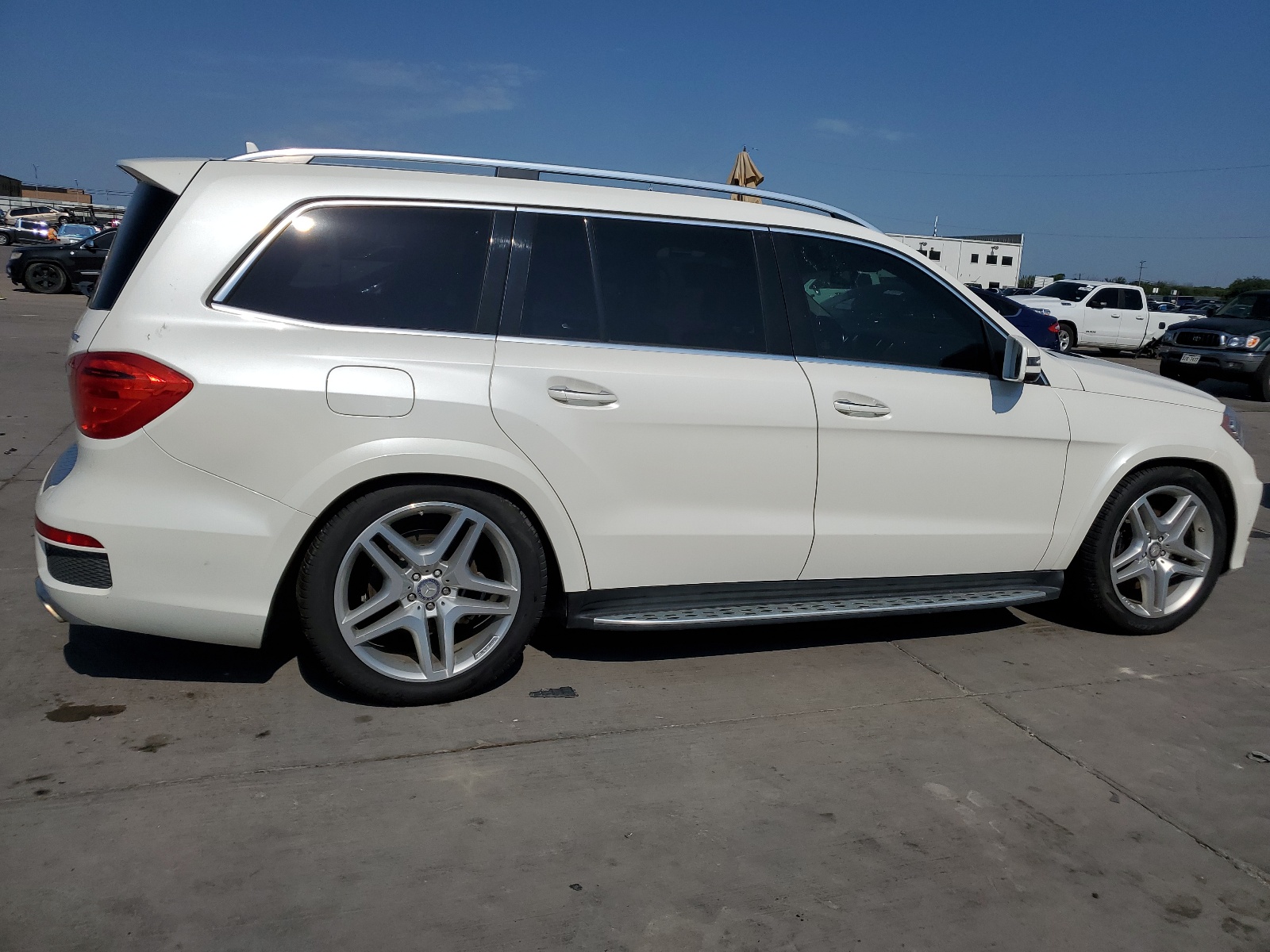 2015 Mercedes-Benz Gl 550 4Matic vin: 4JGDF7DE6FA512956