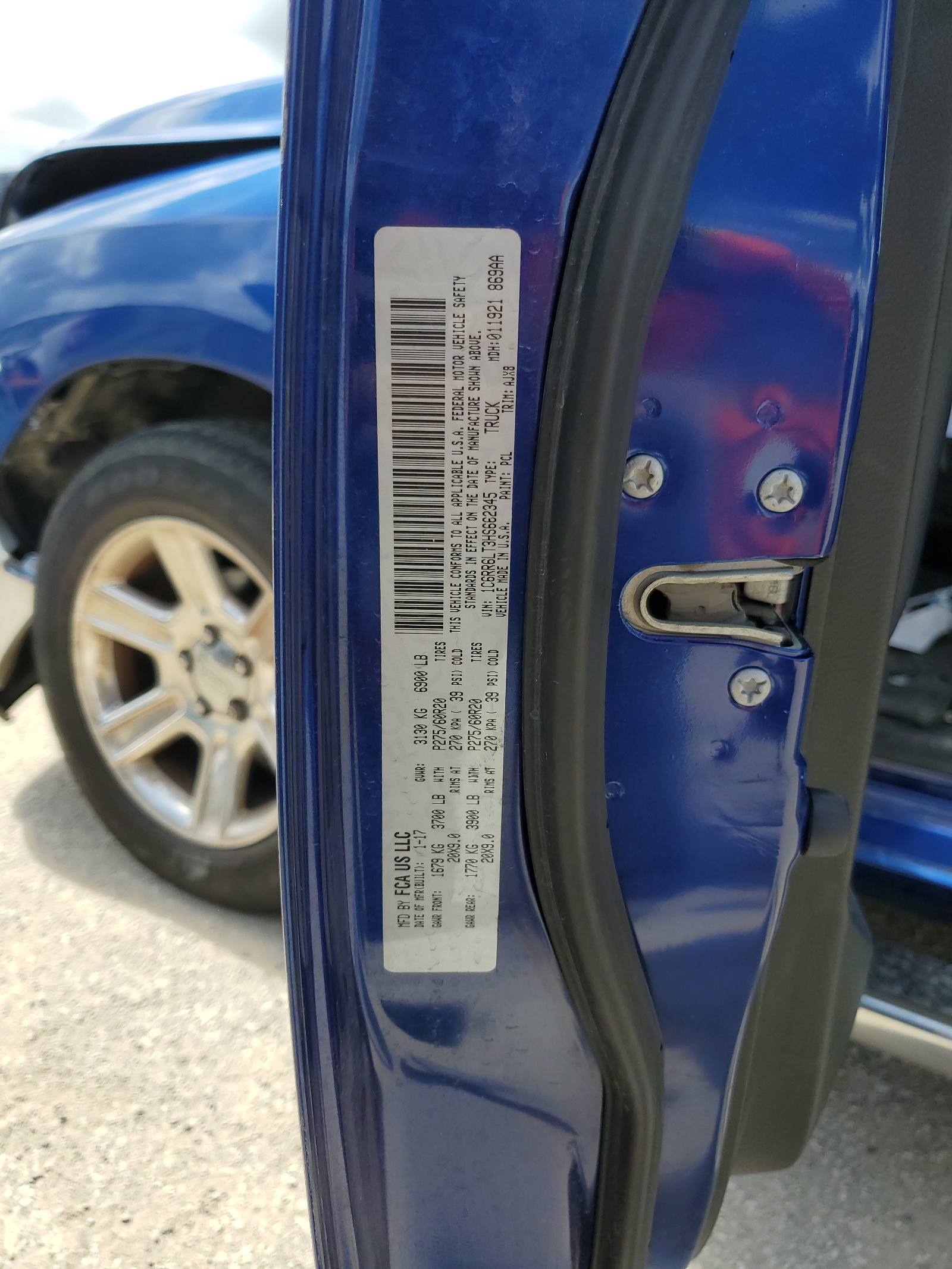 1C6RR6LT3HS662345 2017 Ram 1500 Slt