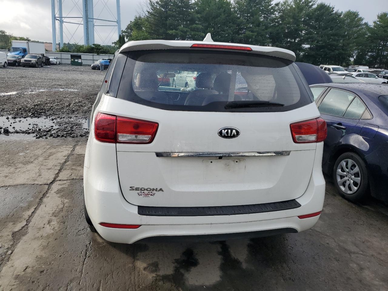 2017 Kia Sedona L VIN: KNDMA5C13H6264807 Lot: 64189454