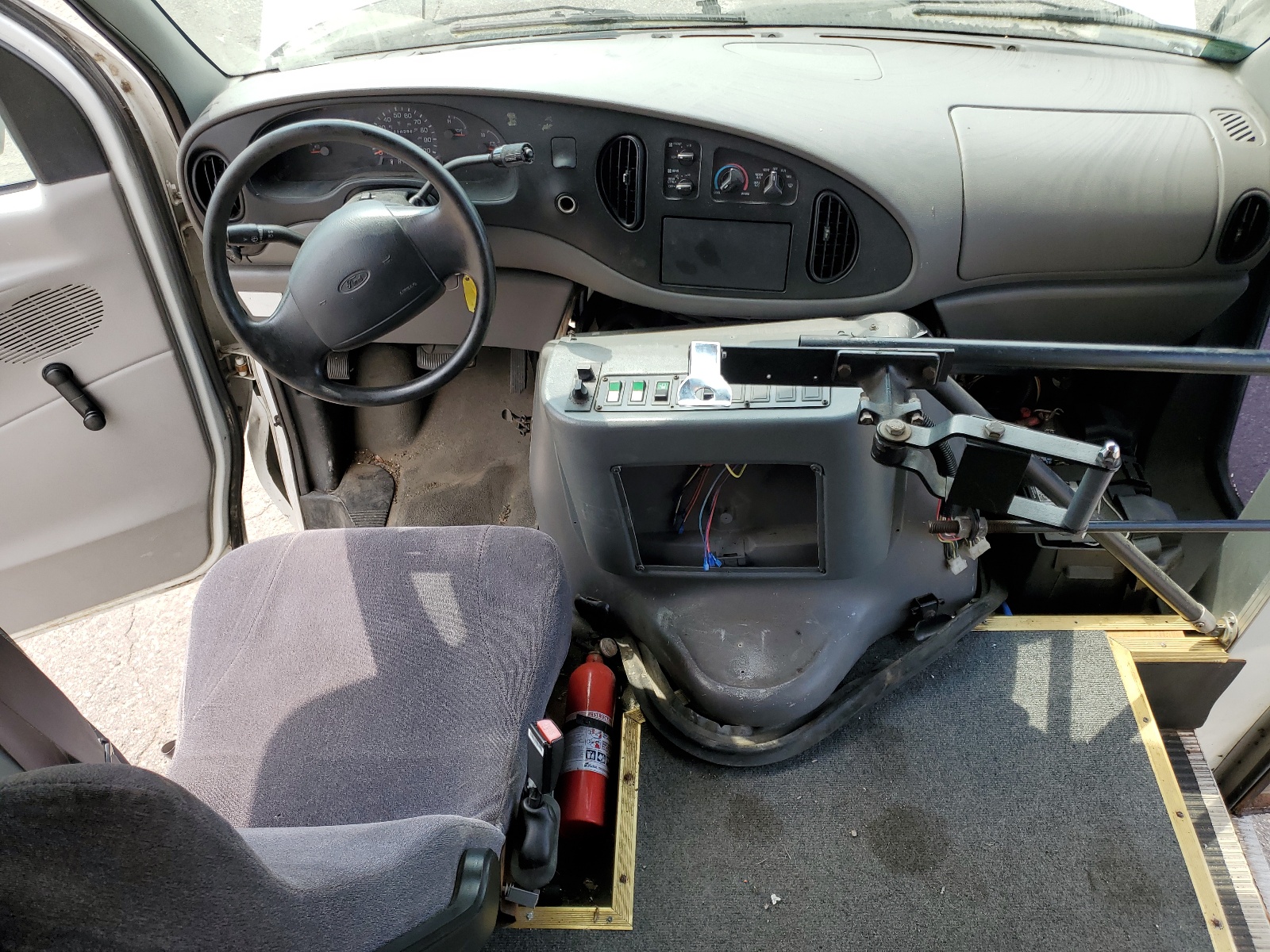 1FDWE35L51HA50343 2001 Ford Econoline E350 Super Duty Cutaway Van