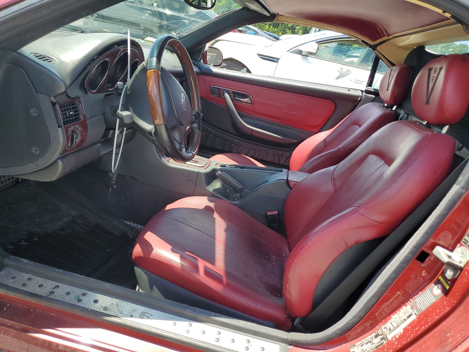 WDBKK65F31F188576 2001 Mercedes-Benz Slk 320