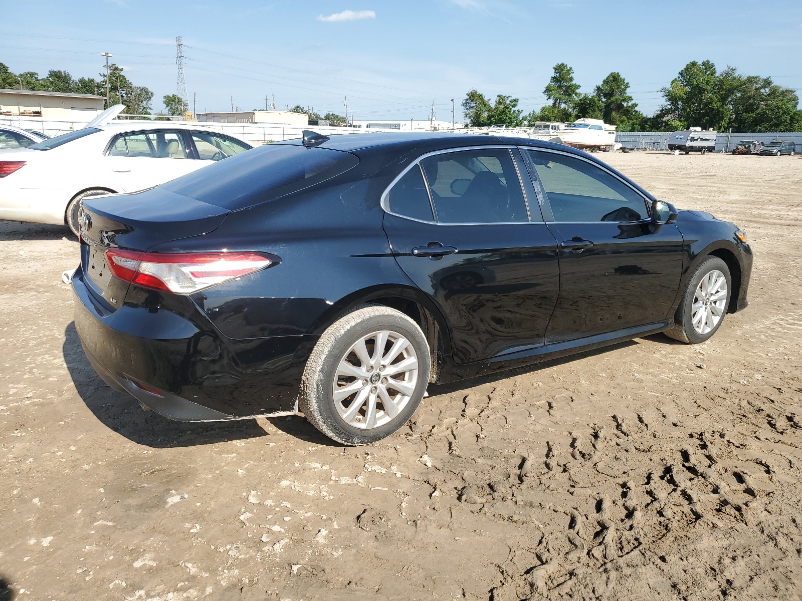 2019 Toyota Camry L vin: 4T1B11HKXKU748487